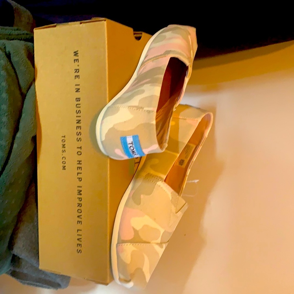 Toms Classic Birch Camo Shoes Size 7.5